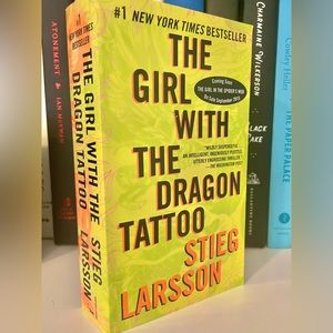 The Girl With the Dragon Tattoo by Stieg Larson (paperback)
